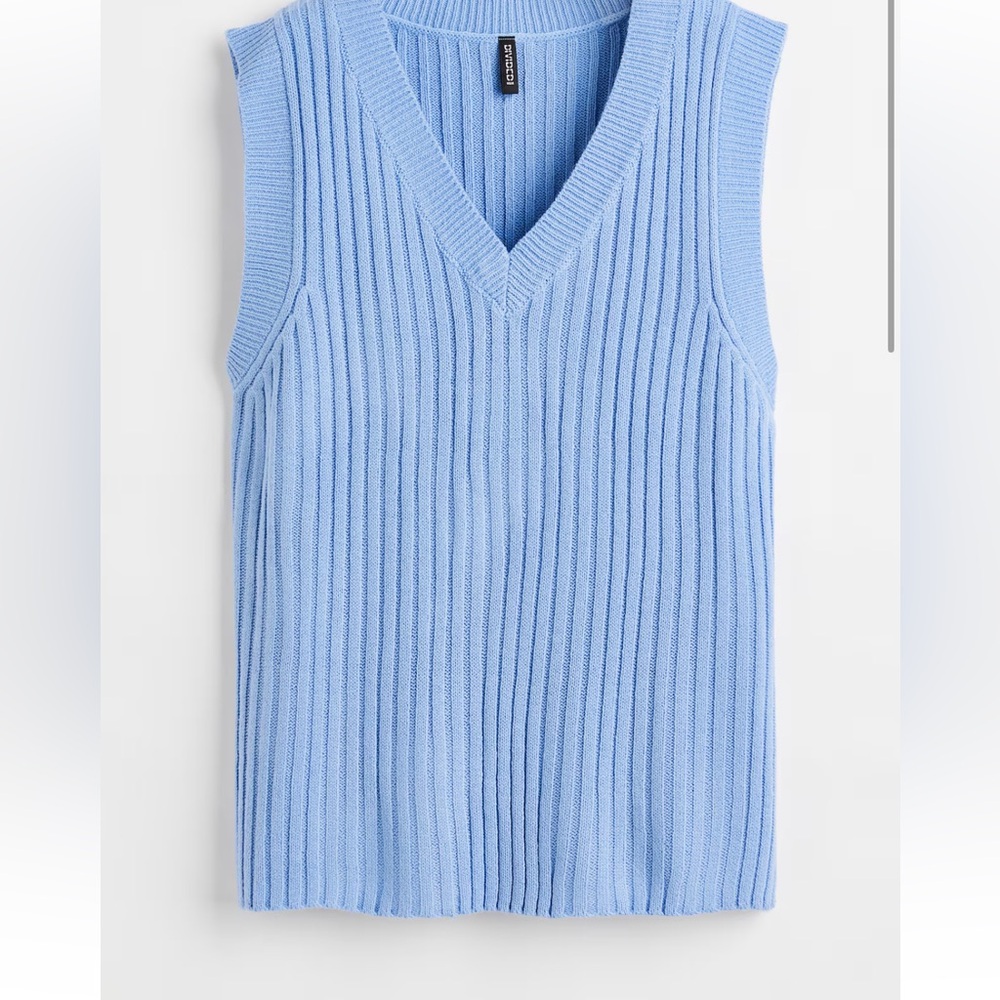 H&M Divided Light Periwinkle Ribbed V-Neck Sweater Vest